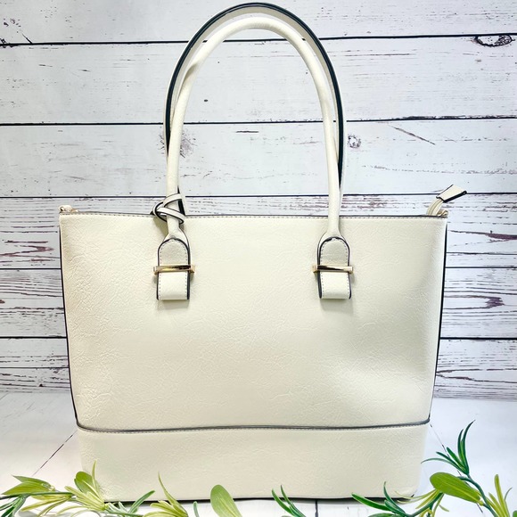 unknown Handbags - NWOT Women's Shoulder Faux Leather Cream Handbag